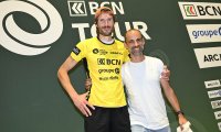 bcn_tour_neuchatel_26_podium_et_costumes_00193